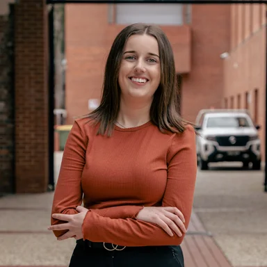 Profile photo of Emily, graduate of the Bachelor of Psychological Sciences.