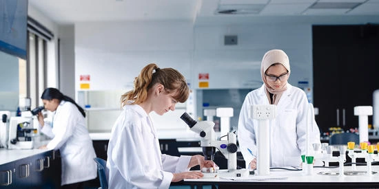 Kickstart your science career with Deakin's Bachelor of Science