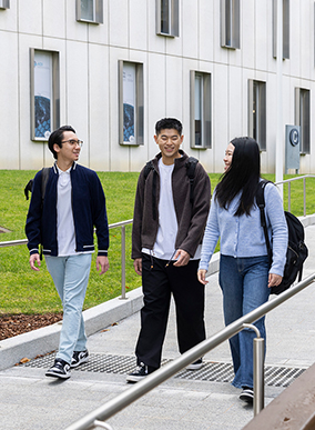 Deakin international students socialise on campus