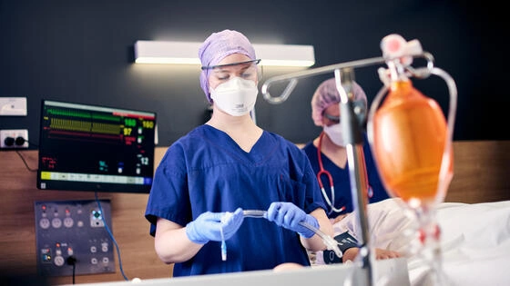 A Deakin postgraduate perianaesthesia nursing student in PPE.