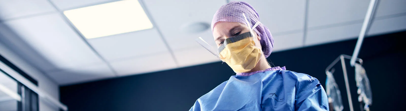 A Deakin postgraduate perioperative nursing student prepares for surgery.