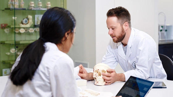 Medical students work together