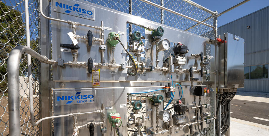Reticulated hydrogen systems supply high-flow, high-pressure hydrogen to research and validation laboratories.